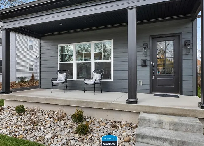 Sunny & Modern Derby House
