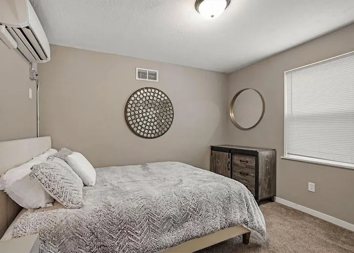 Urban Chateau Downtown Retreat