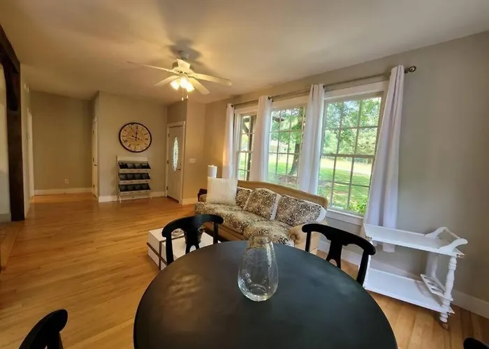 Quiet Country Farmhouse