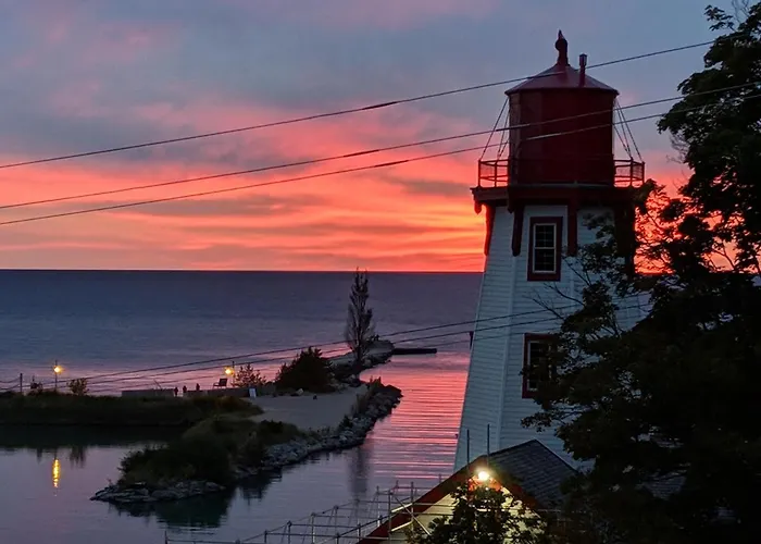 Inn At The Harbour