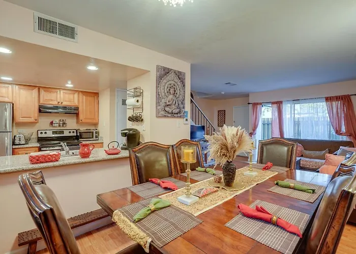 Lovely Concord Townhome Retreat W/ Community Pool!