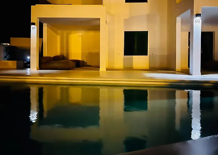 Cih Apartments