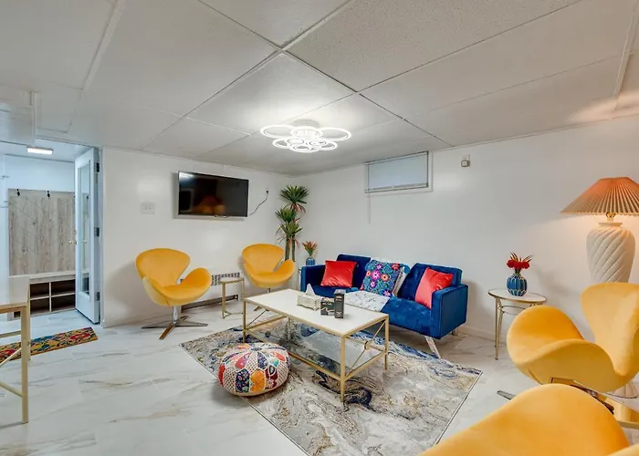 1 Mi To Downtown: Salem Vacation Rental!