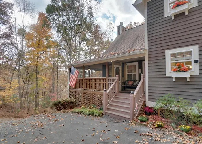 Enchanted Forest Cottage W/ Hot Tub!