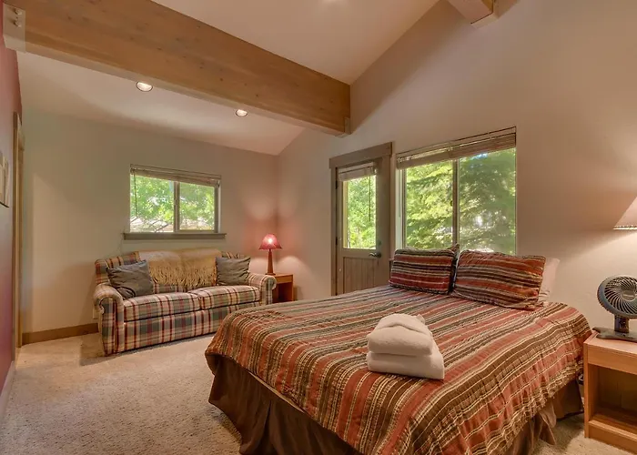 High Sierra At Dollar Point - Private Hot Tub, Close To Ski Resorts, Pet Friendly!