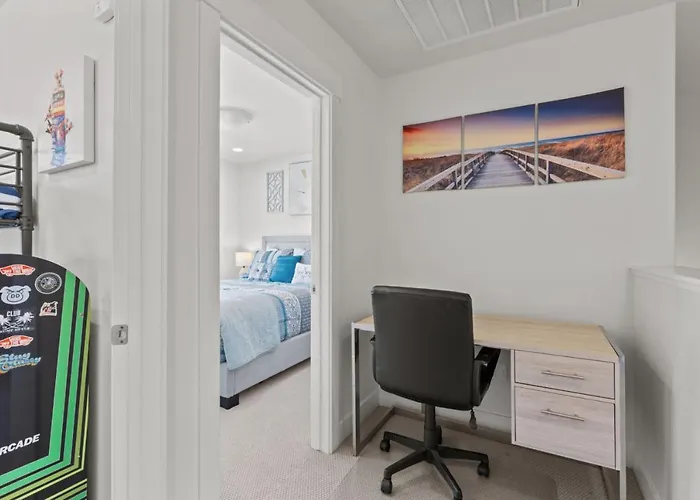 Adventure Base Camp Pet Friendly With Resort Living Pool, Arcade, Pickle-Ball
