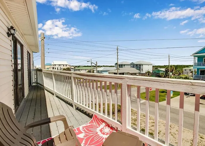 Deeded Beach Access In Heart Of Gs And 10 Min Walk To Hangout