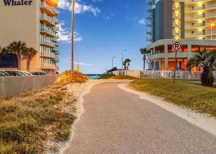 Deeded Beach Access- 10 Min Walk To Hangout