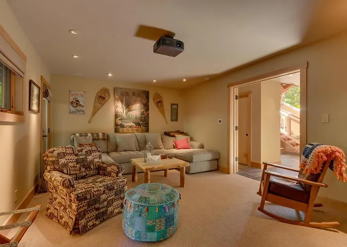 Fairway Favorite - Walk To Tahoe City Shops, Dining & Lake - Pet Friendly