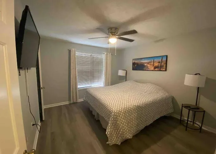 Recently Renovated Condo!