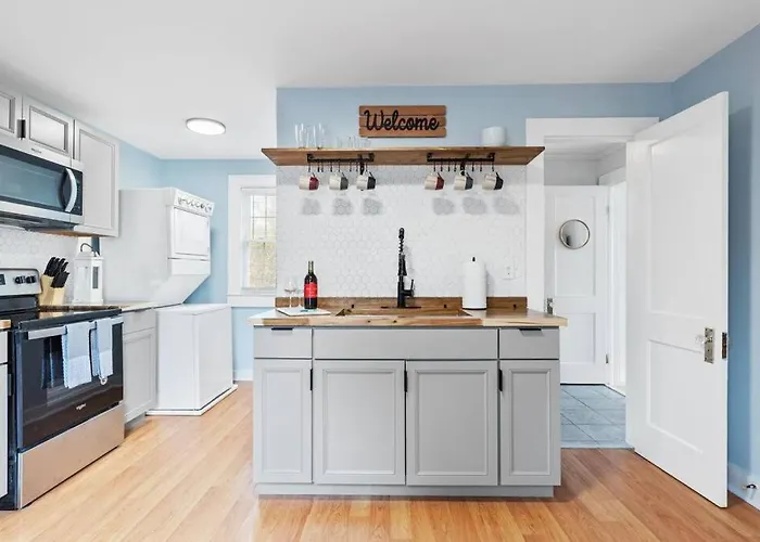 Boho Bungalow - Steps From Historic Downtown Apex