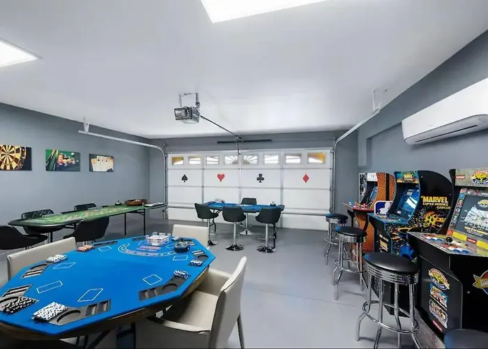 Desert Bliss Paradise - Arcade, Casino, Play Area ,Pool , Hot Tub