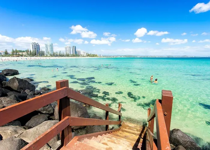 Surf Shack In Iconic Rainbow Bay - Coolangatta Qld