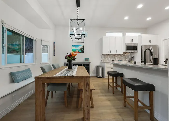 Modern Dream Home - Fire Pit, Grill, Large Yard & Ac
