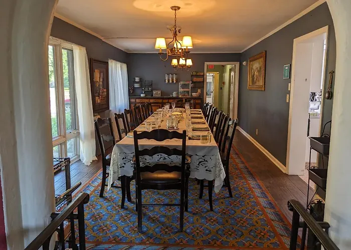 The Oaks B&B Hotel And Spiritual Center