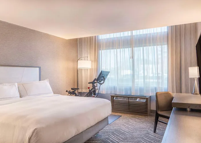 Doubletree By Hilton Orange County Airport