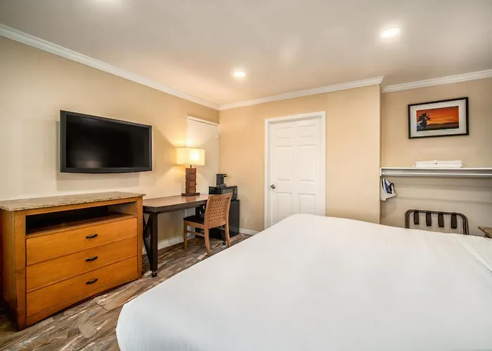 The Buena Park Hotel & Suites
