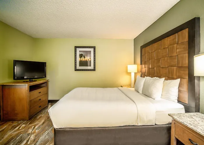The Buena Park Hotel & Suites