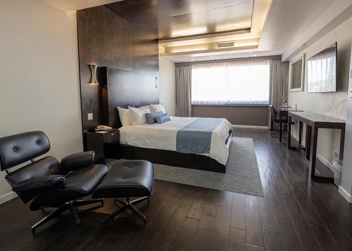 Pueblo Amigo Hotel Plaza Y Casino