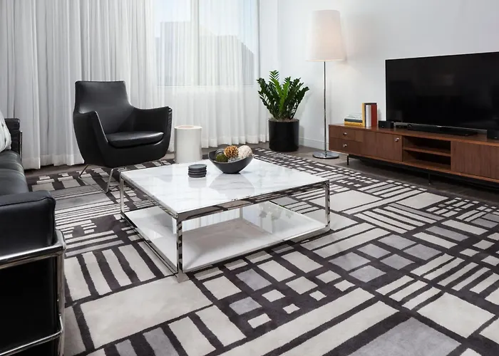 Le Meridien Chicago - Oakbrook Center
