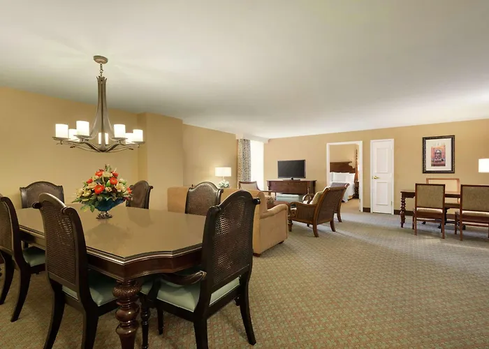 Embassy Suites Savannah Historic District