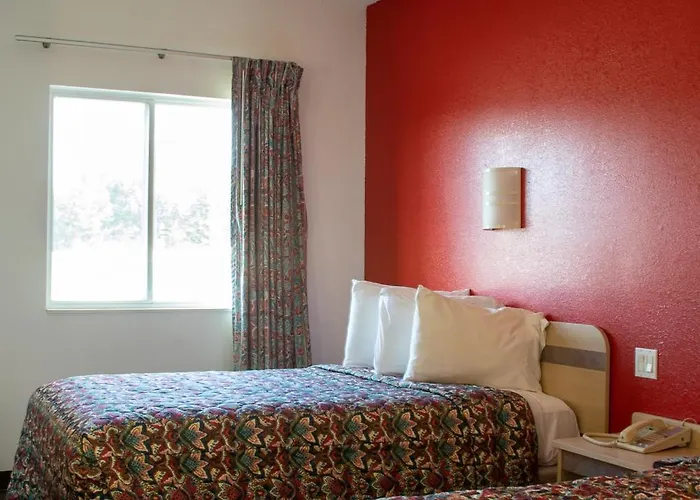 Morgantown Inn & Suites