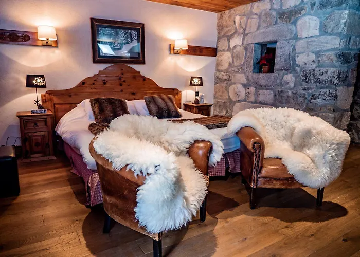 Les Chalets De La Serraz