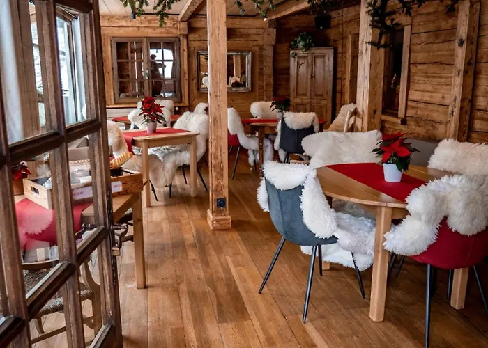 Hôtel Les Chalets de la Serraz