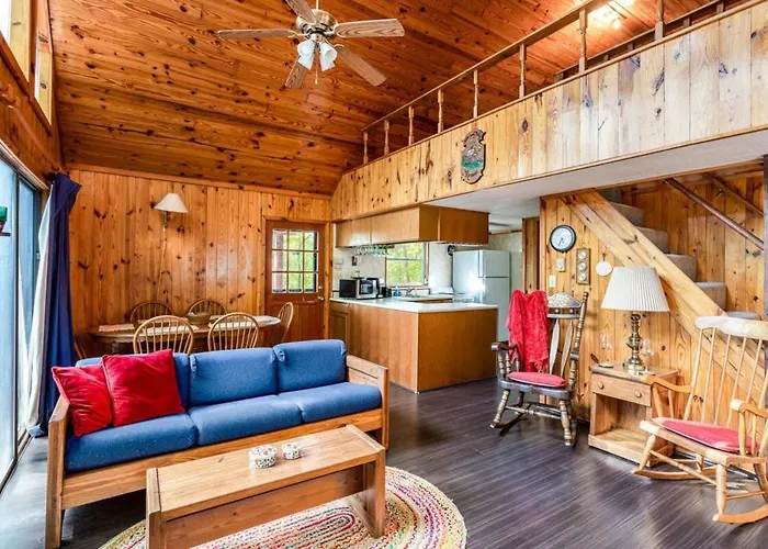 Mountain Cabin W Hot Tub & Deck