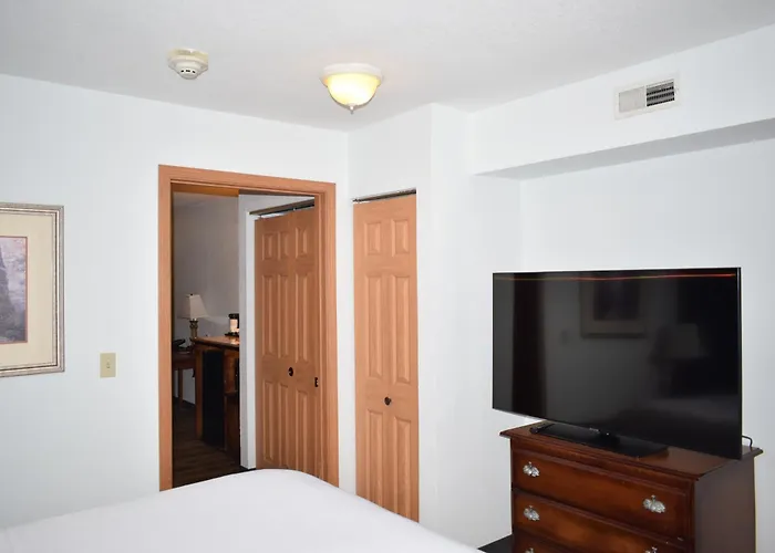 Wingate Suites By Wyndham Youngstown - Austintown