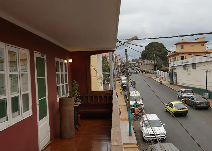 Residencial Avenida Geovanni - Central Sao Tome - Private Bathroom&Solar Backup