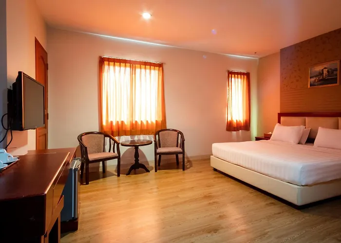 Lovina Inn - Nagoya Batam