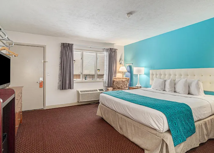 Howard Johnson By Wyndham Traverse City