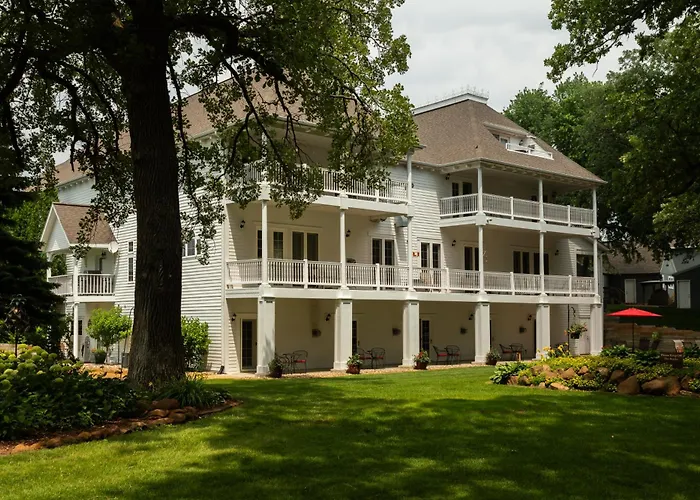 The Oakwood Inn Okoboji