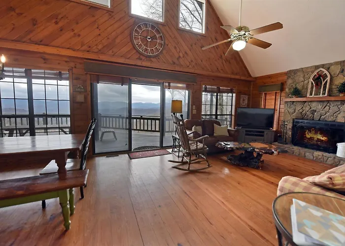 Over The Moon-Hot Tub, Pets Friendly, Wifi, Gameroom. Mountain View, Wet Bar,
