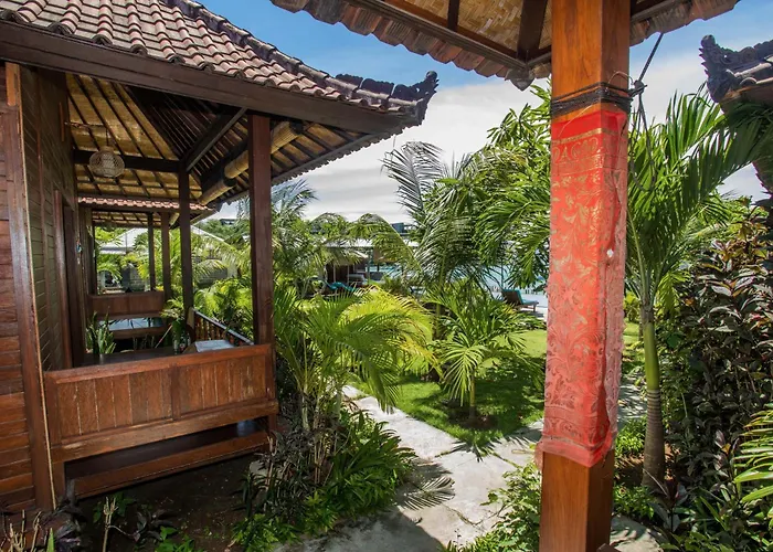 D'Muncuk Huts Lembongan