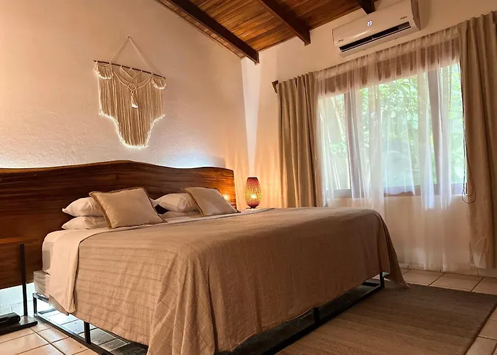 Curiol Boutique Hotel & Lounge