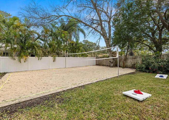 5 Mins To Honeymoon Island~Sand Volleyball~Firepit