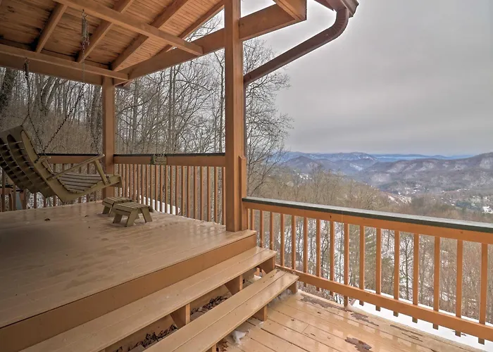 Smoky Mountain Cabin W/ Hot Tub & Views!