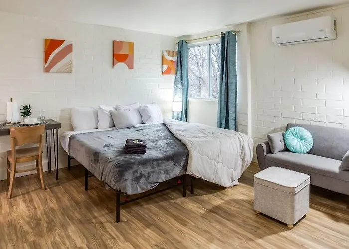 Studio W/ King Bed Near Dwtn