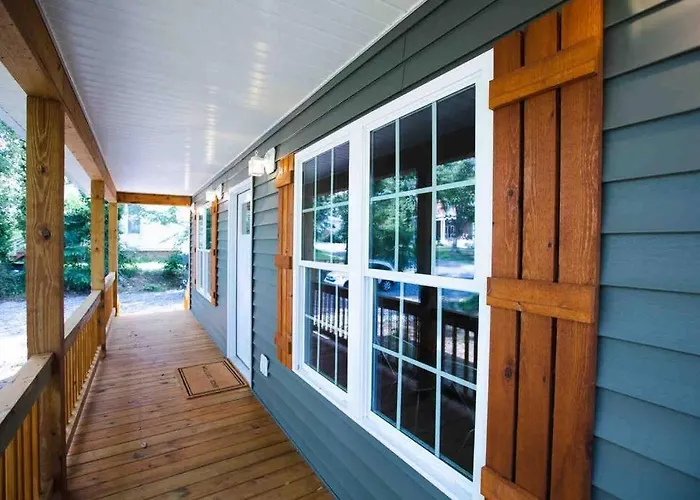 Farmville Modern Farmhouse