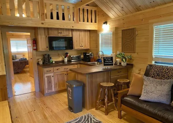 Serene 1Br Cabin Near Nc Z00 With Loft & Waterview