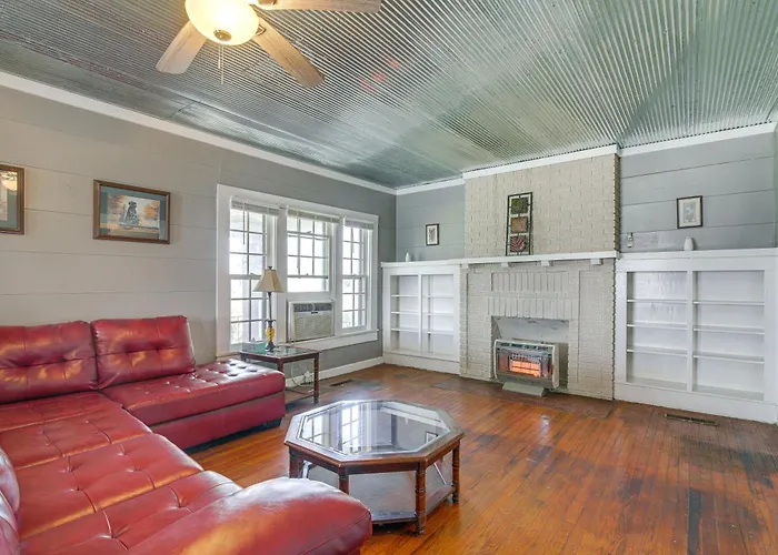 Expansive Wheatley Home ~ 65 Mi To Memphis!