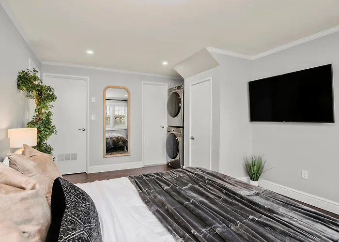 5Br Waterview Home Near Cove Beach, Sauna, Game Room, Fenced Backyard