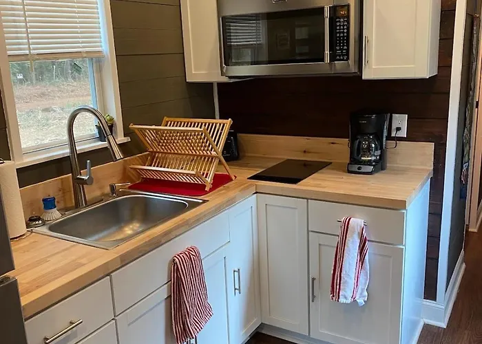Tiny House Oasis Nature Escape Unit A