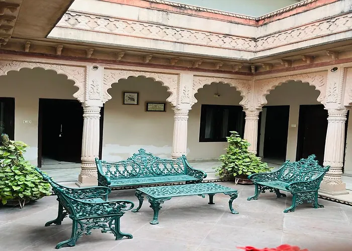 Hotel Karan Villas