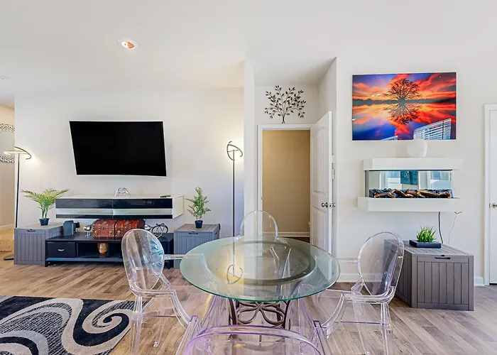 8 Mi To Dover Motor Speedway! Dog-Friendly Retreat