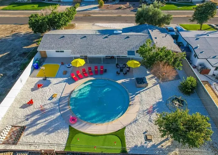 Cactus Cove Golf Pool Fitness!