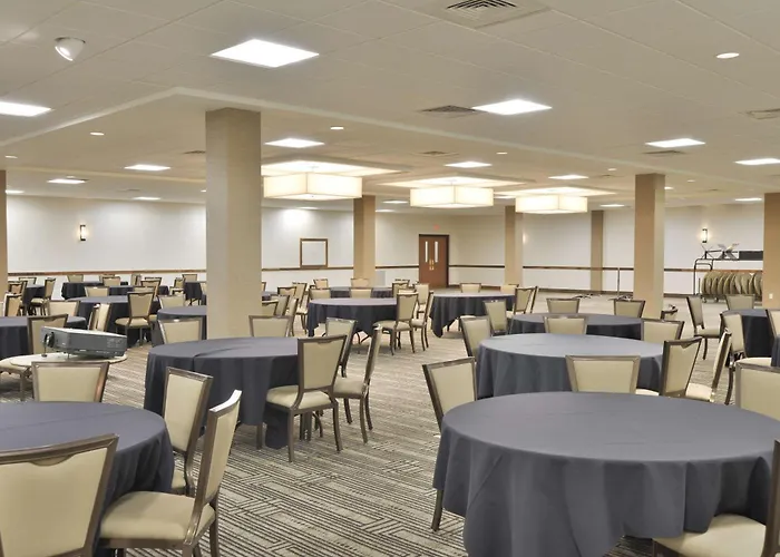 The Lismore Hotel Eau Claire - A Doubletree By Hilton