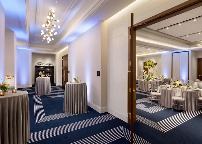 106 Jefferson Huntsville, Curio Collection By Hilton